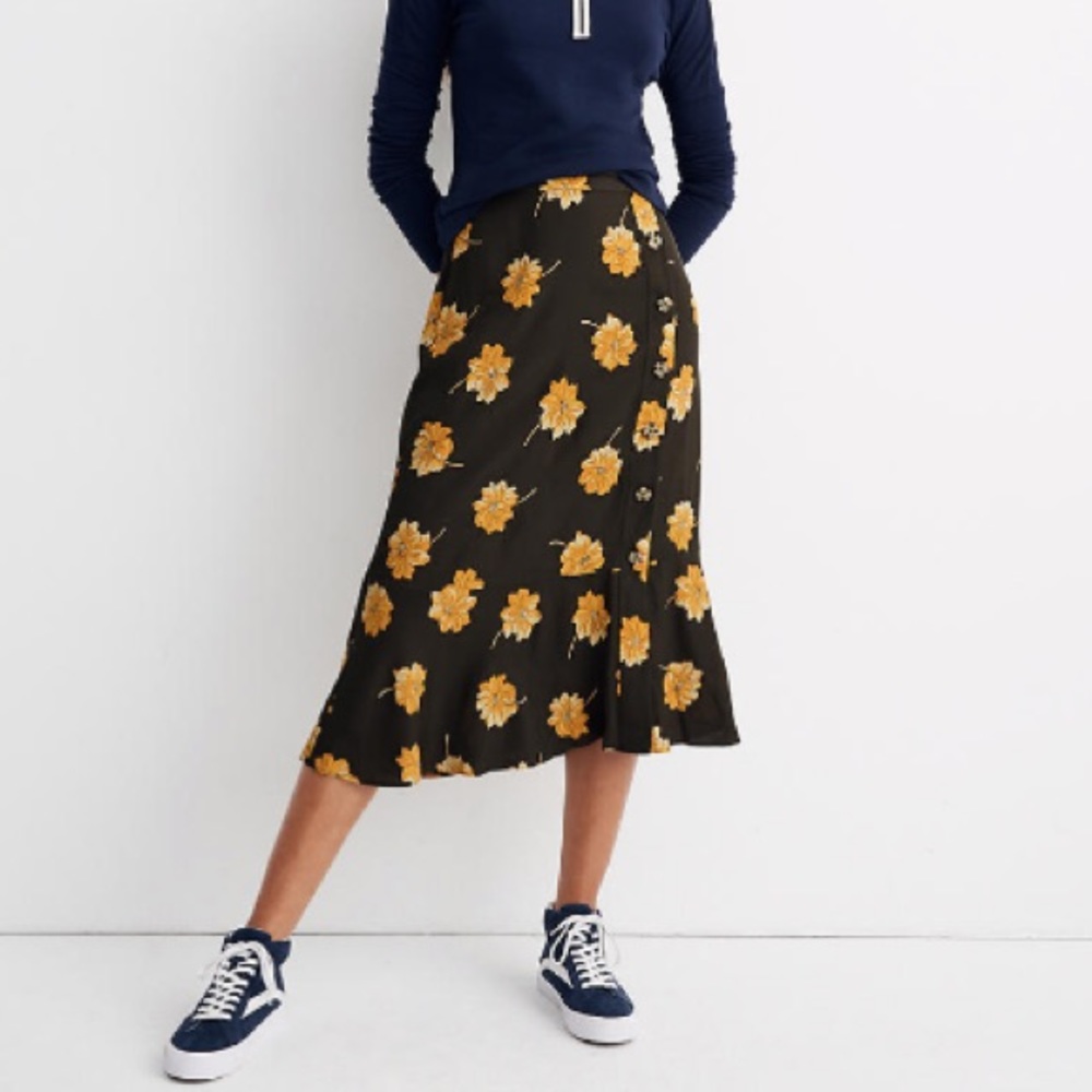 NWT Madewell Button Ruffle-Hem Skirt in Fall Flora